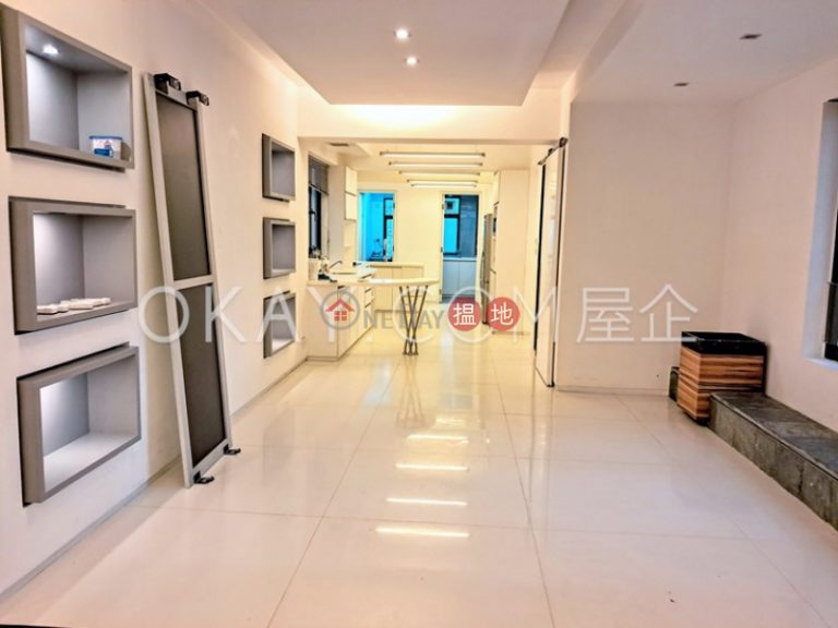 Efficient 3 bed on high floor with rooftop & balcony | Rental