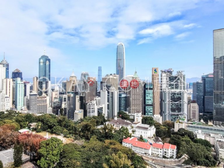 Gorgeous 3 bedroom on high floor with balcony & parking | Rental