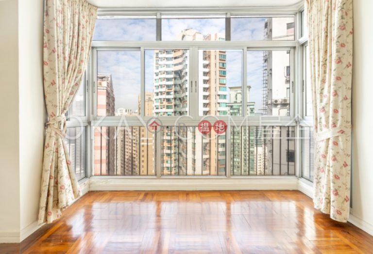 Efficient 3 bedroom on high floor with parking | For Sale