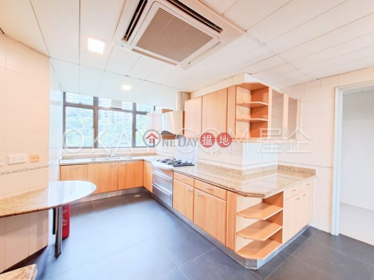Gorgeous 4 bedroom on high floor with balcony | Rental