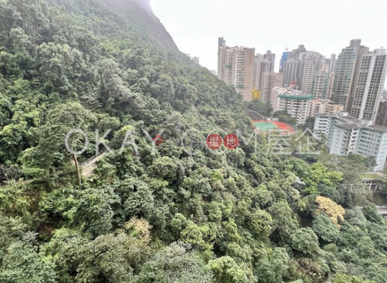 Luxurious 2 bedroom with parking | Rental